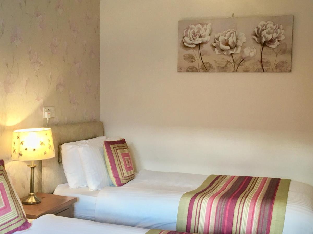 Homagen Bed & Breakfast Roybridge Exteriör bild